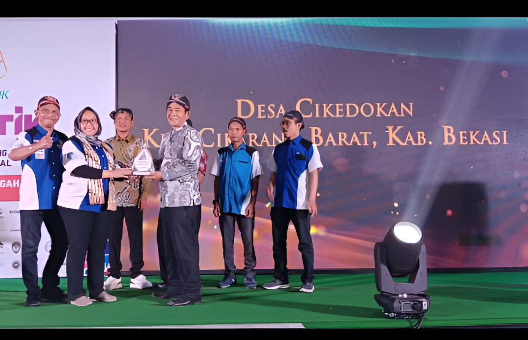 Desa CiKEDOKAN juga berhasil meraih penghargaan sebagai Transformasi Digital Pemerintah Desa Terbaik